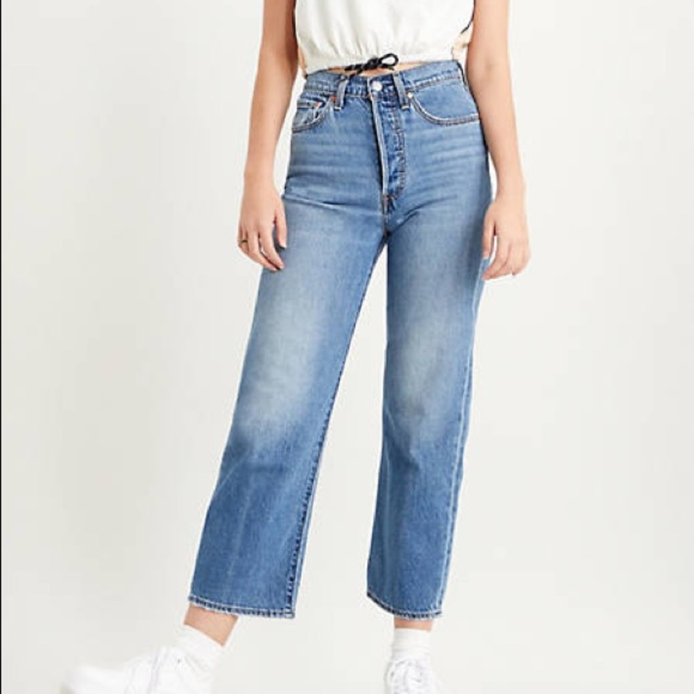 Levi’s Ribcage Straight Ankle Jeans